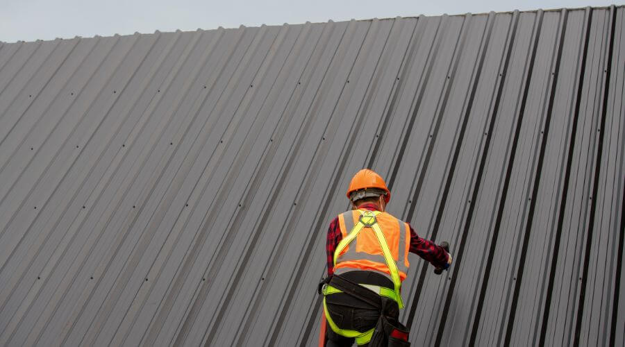 Roofer in Duckwater, NV